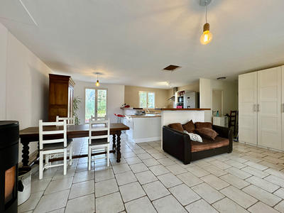 Maison - 85 m² - 5 pièces