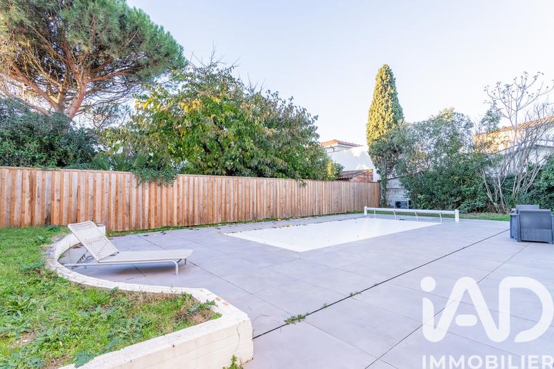 Maison - 208 m² - 8 pièces