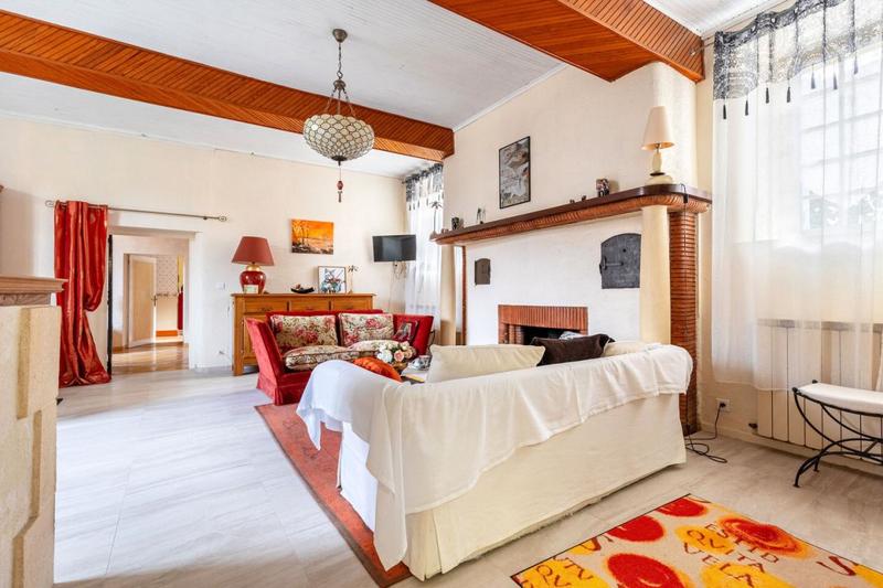 Demeure - 205 m² - 7 pièces