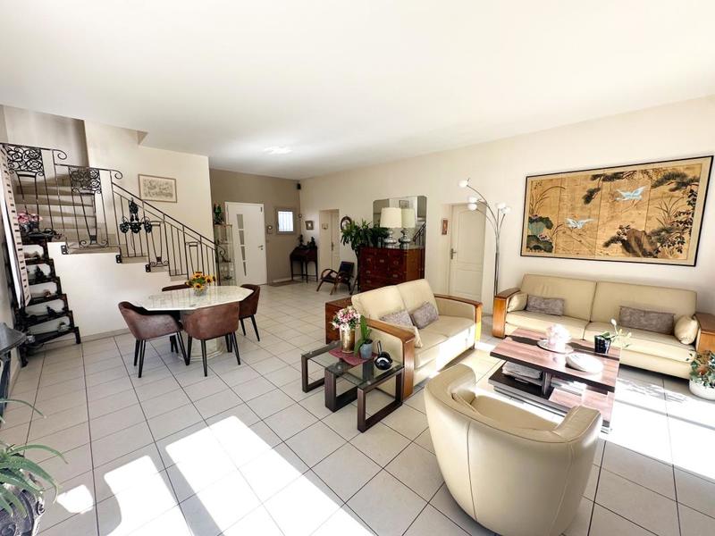 Maison - 151 m² - 5 pièces