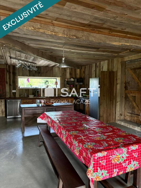 Maison - 326 m² - 8 pièces