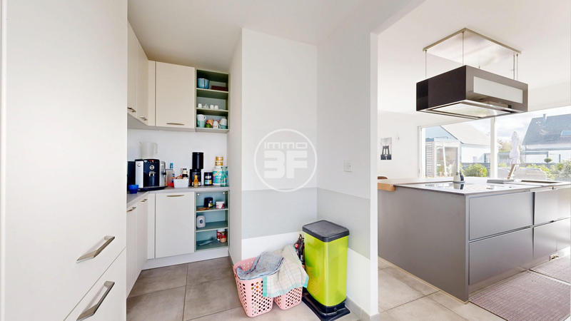 Maison - 222 m² - 7 pièces