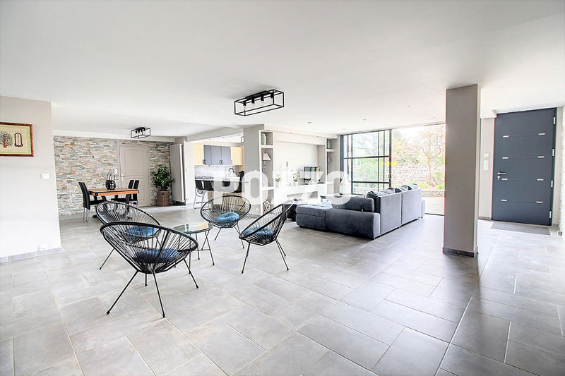 Maison - 286 m² - 7 pièces