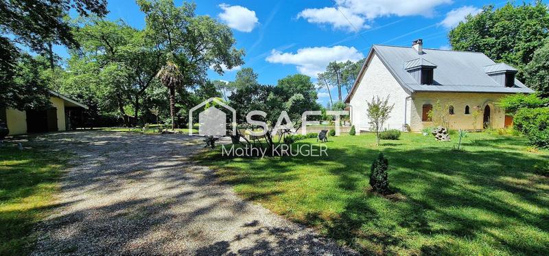 Maison - 221 m² - 7 pièces