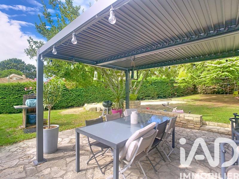 Maison - 238 m² - 8 pièces