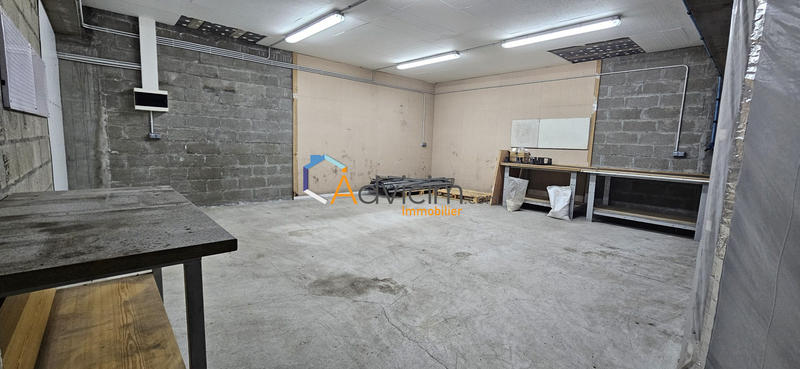 Entrepôt - 1 651 m²