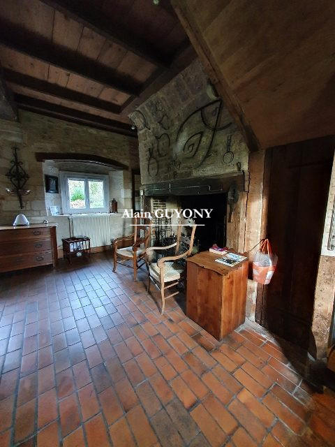 Maison ancienne - 202 m² - 6 pièces