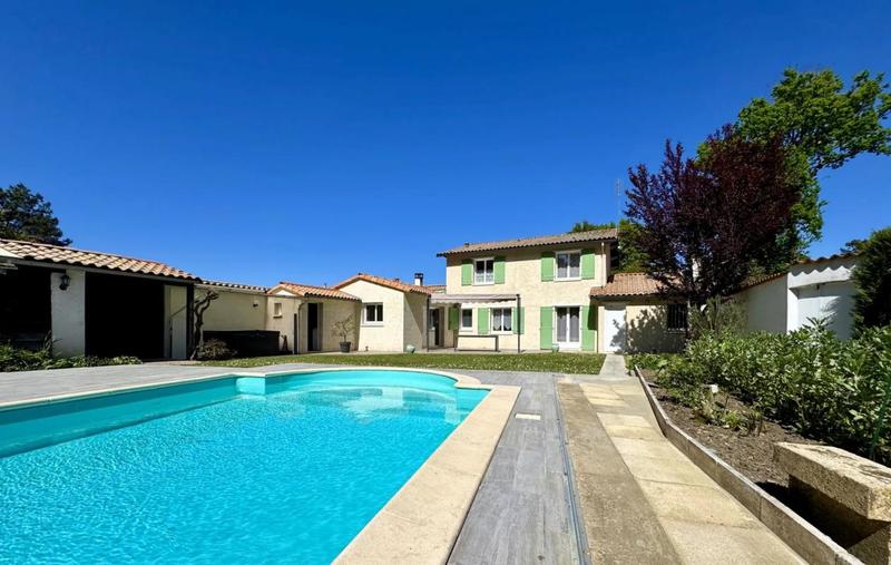 Maison - 163 m² - 6 pièces