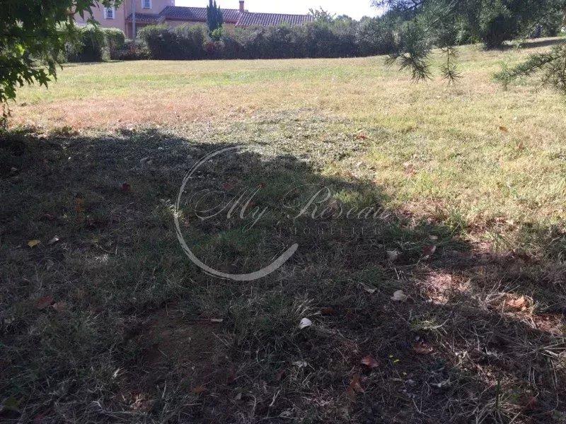 Terrain constructible - 830 m²