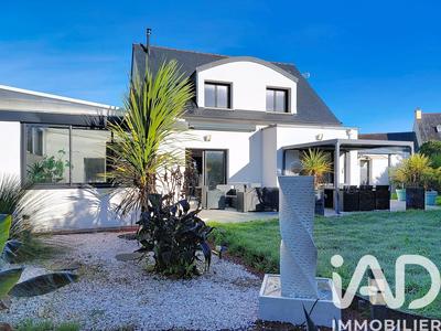 Maison - 107 m² - 8 pièces