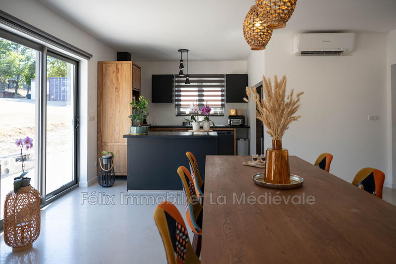 Maison - 196 m² - 7 pièces
