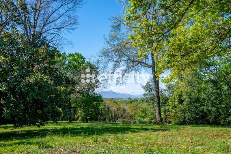 Maison - 450 m² - 14 pièces