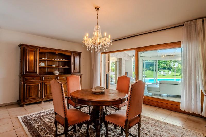 Maison - 380 m² - 9 pièces