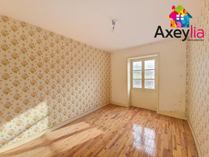 Maison - 335 m² - 12 pièces