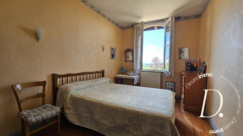 Maison - 280 m² - 11 pièces