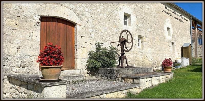 Maison - 310 m² - 9 pièces