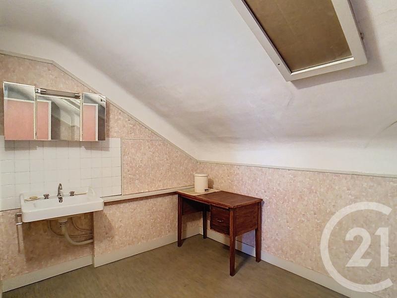 Maison - 98 m² - 5 pièces