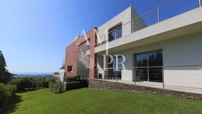 Maison - 291 m² - 8 pièces