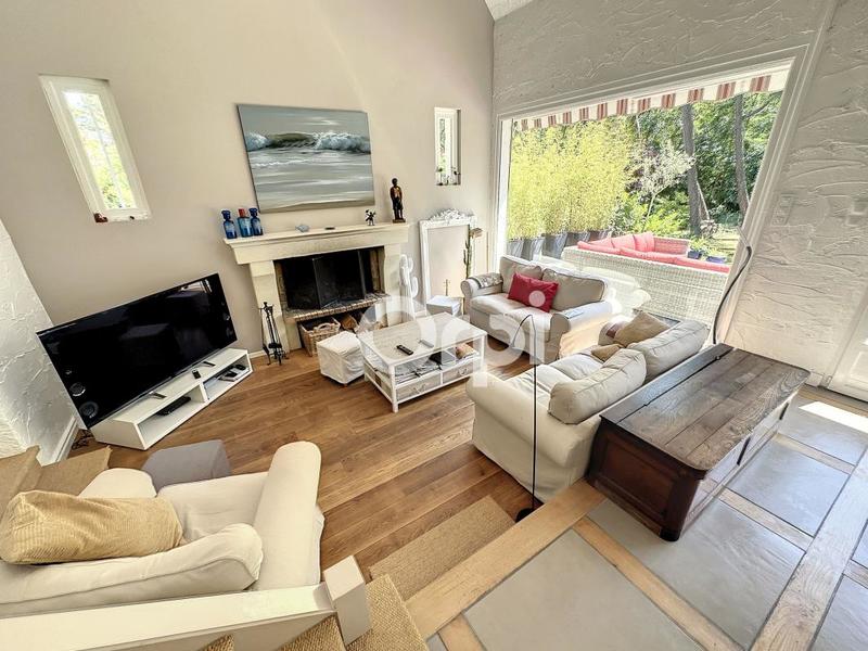 Villa - 270 m² - 8 pièces