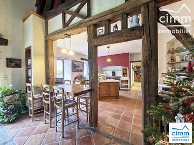 Maison ancienne - 290 m² - 8 pièces