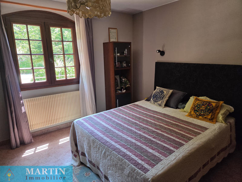 Villa - 185 m² - 9 pièces