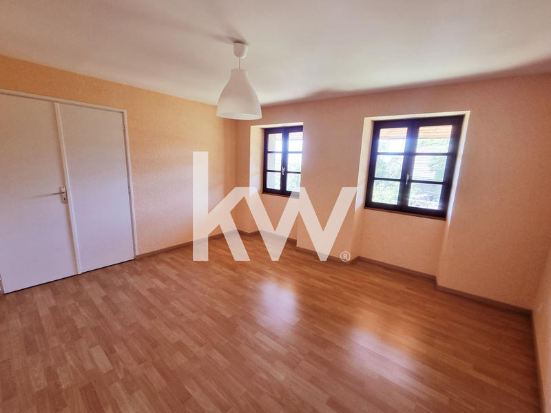 Maison - 236 m² - 7 pièces