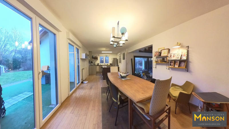 Maison - 322 m² - 12 pièces