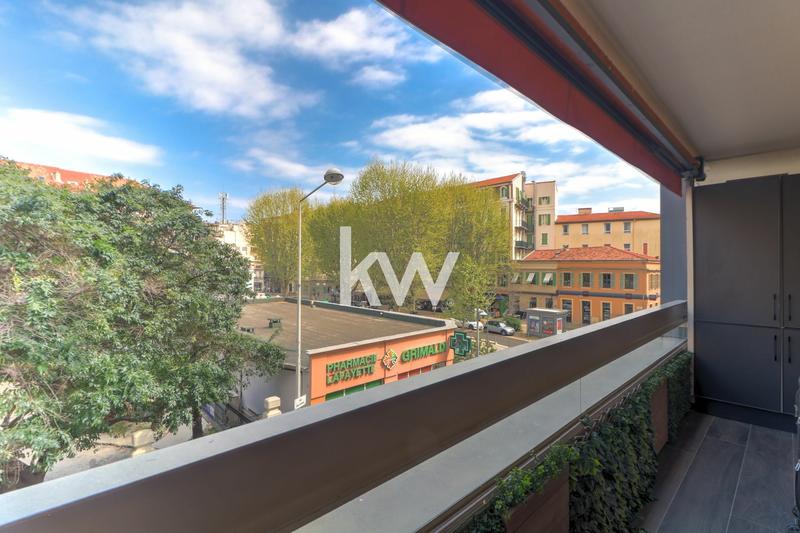 Appartement - 96 m² - 4 pièces