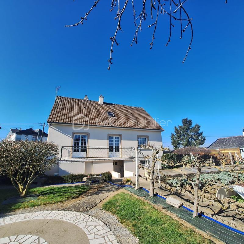 Pavillon - 121 m² - 7 pièces