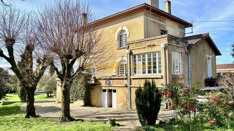 Maison - 202 m² - 6 pièces