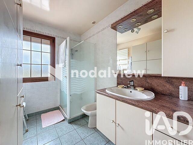 Maison - 181 m² - 9 pièces