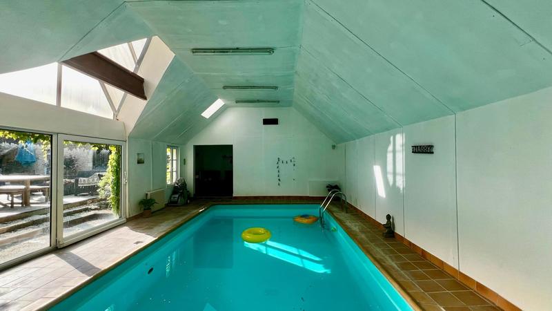 Maison - 202 m² - 12 pièces