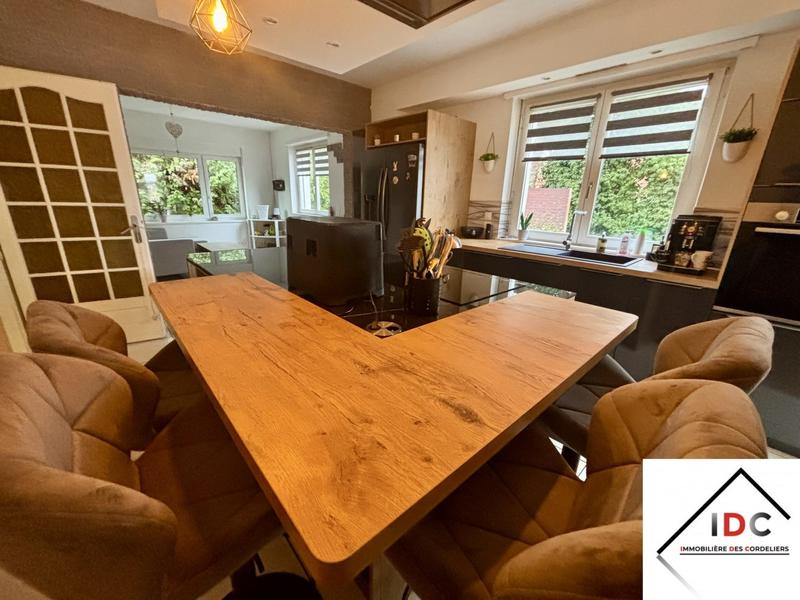 Maison - 166 m² - 6 pièces