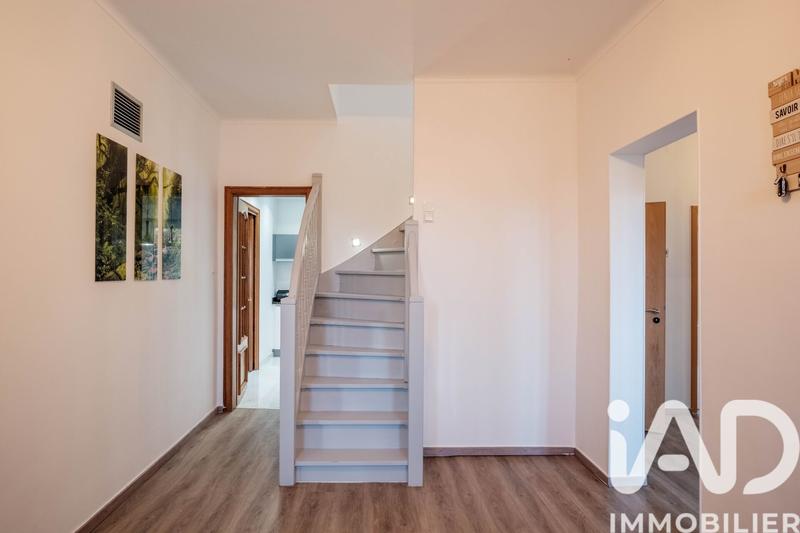 Maison - 217 m² - 9 pièces