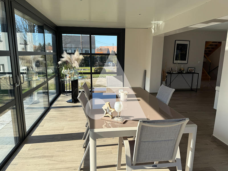 Villa - 185 m² - 6 pièces