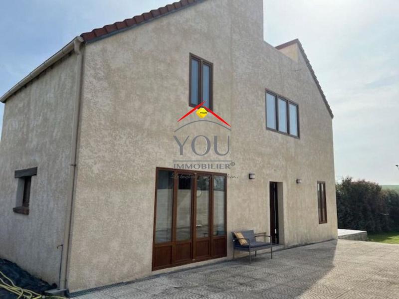 Maison - 95 m² - 5 pièces