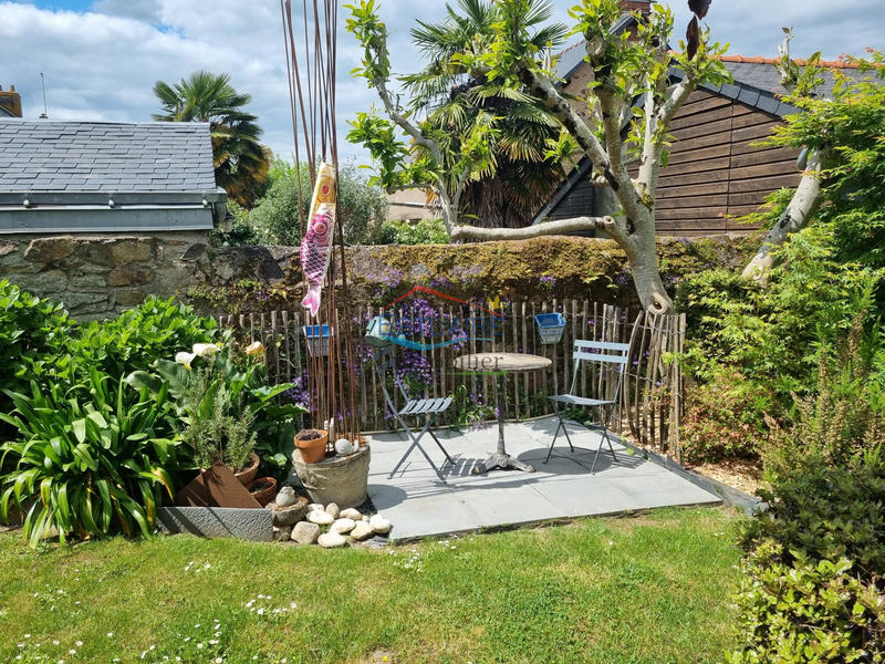 Maison - 239 m² - 10 pièces