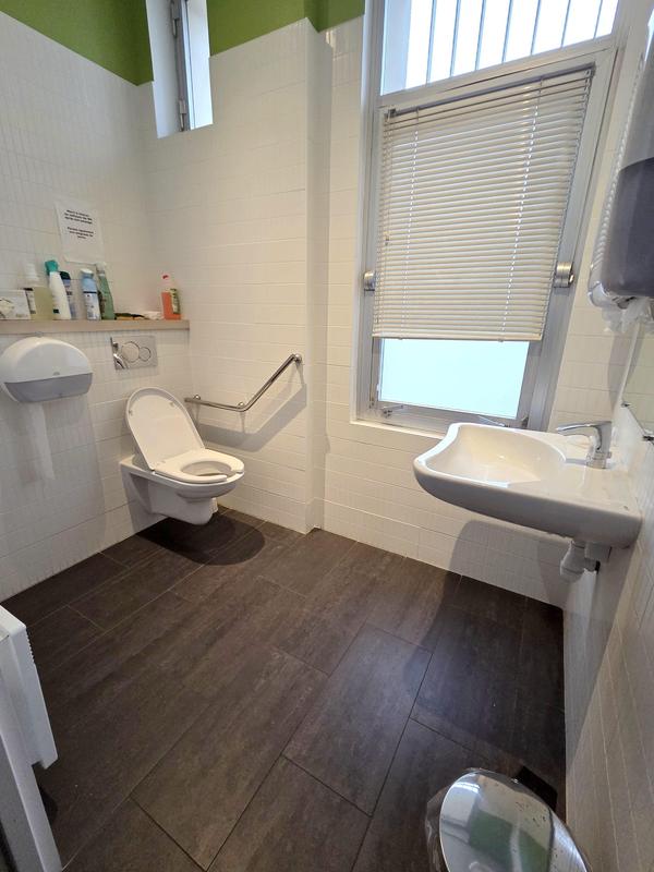 Local commercial - 103 m² - 7 pièces