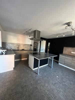 Maison - 190 m² - 7 pièces