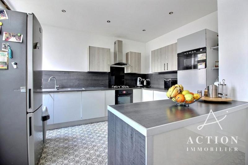 Demeure - 375 m² - 11 pièces