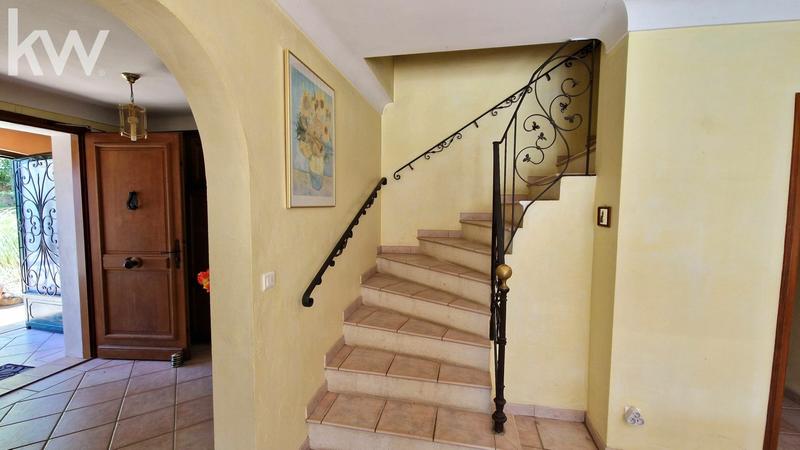 Maison provençale - 256 m² - 9 pièces
