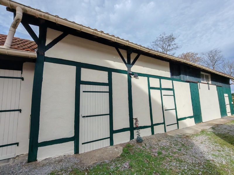 Maison - 207 m² - 6 pièces