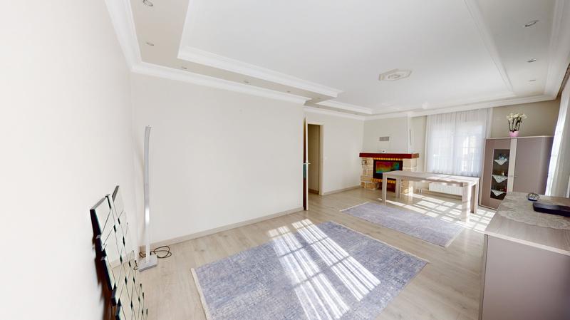 Maison - 166 m² - 8 pièces