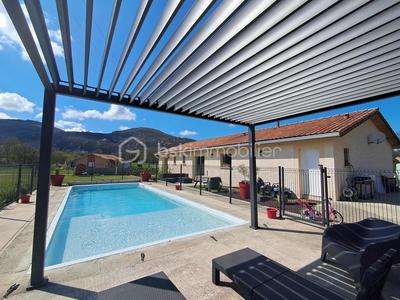 Maison traditionnelle - 1 433 m² - 4 pièces