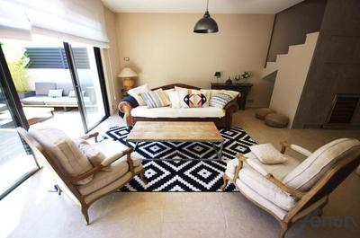 Maison de ville - 136 m² - 6 pièces