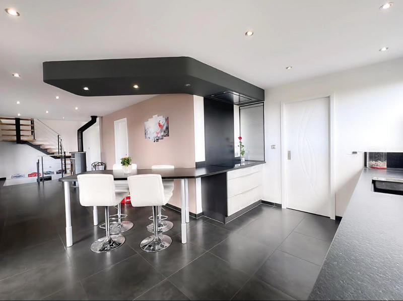 Maison - 183 m² - 7 pièces