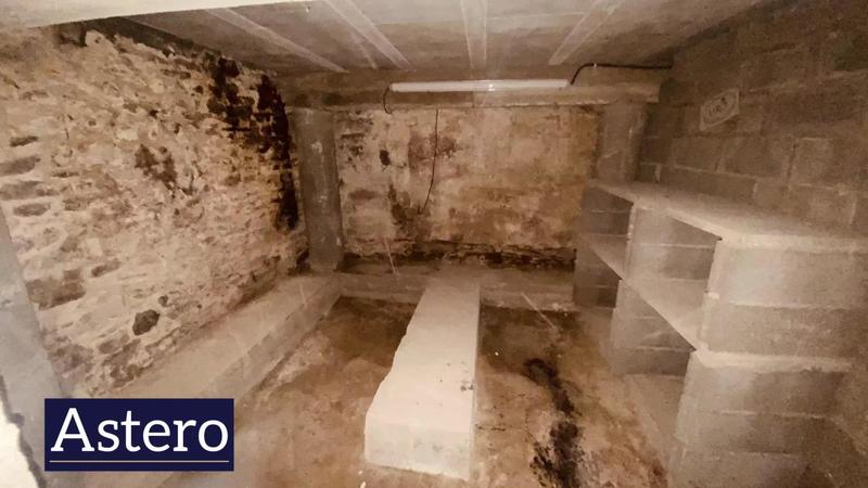 Local commercial - 200 m² - 3 pièces