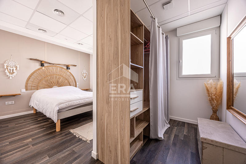 Maison - 328 m² - 9 pièces