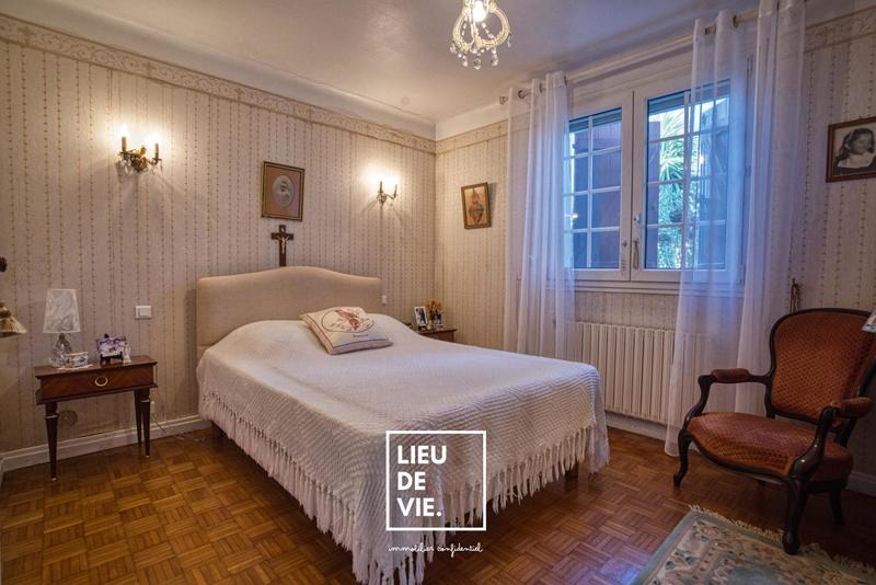 Maison ancienne - 181 m² - 8 pièces