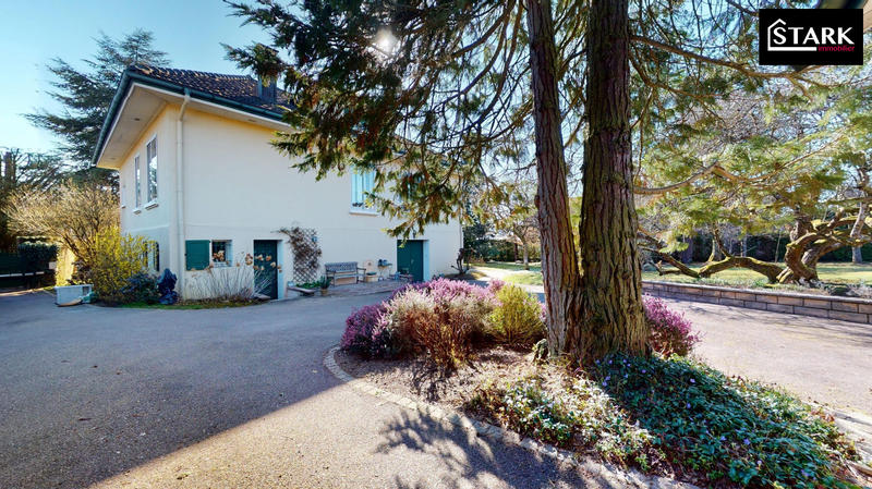 Maison ancienne - 235 m² - 8 pièces